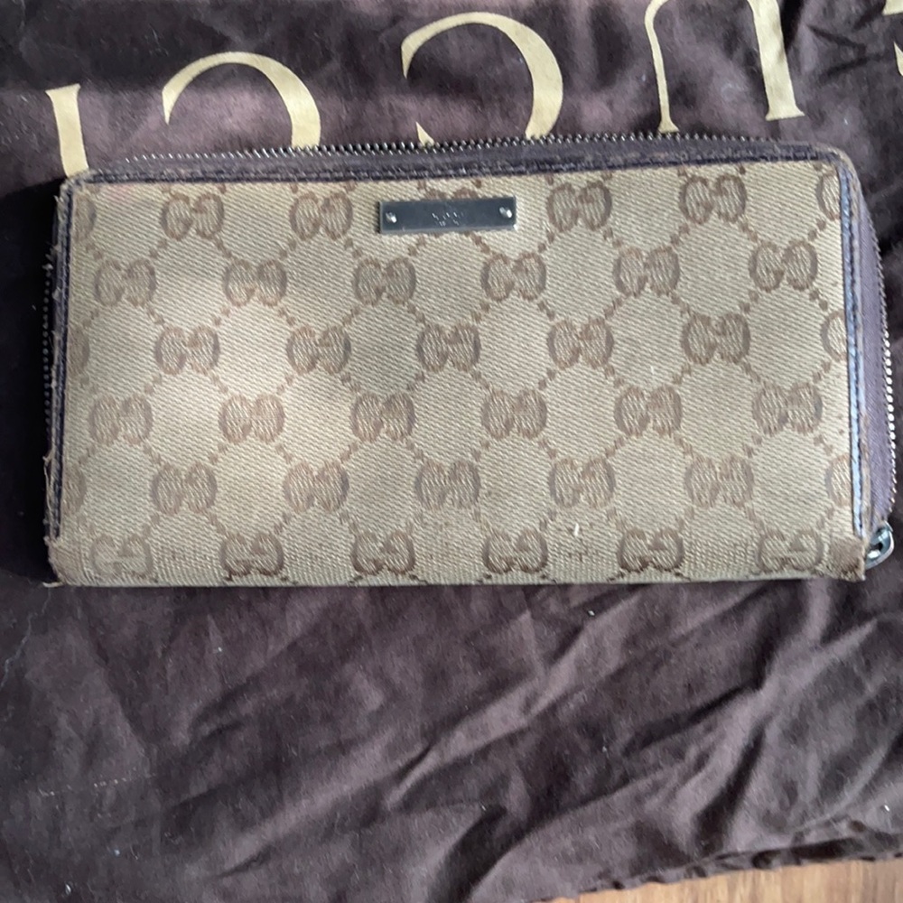 Gucci wallet